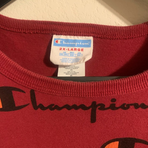 Men’s Champion maroon XXL short sleeve T-shirt - Picture 2 of 2